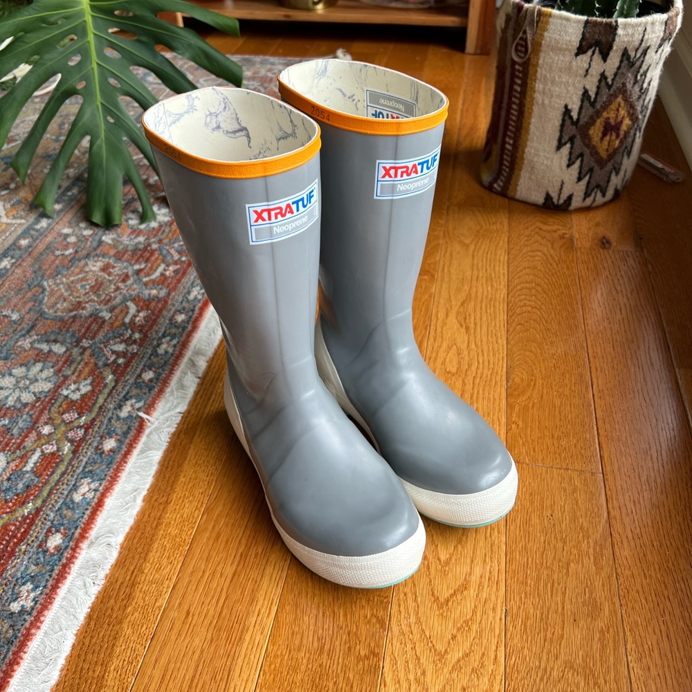 XTRATUF WOMEN'S 12 IN LEGACY BOOT size 7